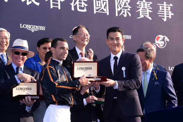 優(yōu)雅時計新作禮贊香港國際賽馬盛事與全球最佳騎師     浪琴表攜彭于晏全球首發(fā)康鉑系列月相腕表 月相腕表 彭于晏 Conquest Classic Moonphase 康鉑系列 浪琴表 行業(yè)資訊  第4張